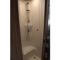 Burstner  Ixeo Time 726 G 165pk | 5e zitplaats | Zonnepanelen | Hefbed | Achteruitrijcamera| Thule lift fietsendrager | Lengtebedden | Bearlock | Foto #19