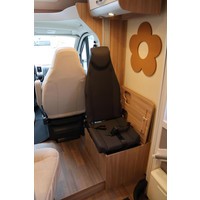 Burstner  Ixeo Time 726 G 165pk | 5e zitplaats | Zonnepanelen | Hefbed | Achteruitrijcamera| Thule lift fietsendrager | Lengtebedden | Bearlock | Foto #41