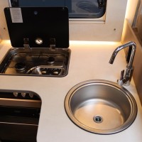 Carado T338 165pk Automaat | BR Systeem | LPG installatie | Lengtebedden | Omvormer | Lithium | Oven | Zonnepanelen | Bearlock | Edition25 | Foto #12