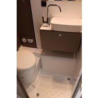 Carado T338 165pk Automaat | BR Systeem | LPG installatie | Lengtebedden | Omvormer | Lithium | Oven | Zonnepanelen | Bearlock | Edition25 | Foto #20