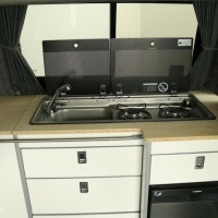 Volkswagen Transporter 6.1 Buscamper 2.0TDI 150Pk Aut/ DSG-7 Inbouw nieuw California-look | 4-Pers | Slaap-hefdak |NWST Foto #7