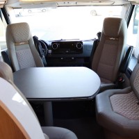 Carthago C-Tourer I 150 QB 170pk Automaat | Zo goed als nieuw | Queensbed | Gescheiden douche | Dubbele bodem | Hefbed | Luxe | LED koplampen | Foto #38