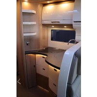 Carthago C-Tourer I 150 QB 170pk Automaat | Zo goed als nieuw | Queensbed | Gescheiden douche | Dubbele bodem | Hefbed | Luxe | LED koplampen | Foto #43