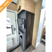 Adria Matrix Plus 670 DL uit 2021 Foto #9