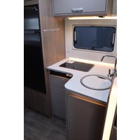 Carado T448 140pk Automaat | Pro + pakket | Hefbed | Nieuw uit voorraad leverbaar | Luifel | Lengtebedden | Grote garage | Panoramaraam boven cabine | Foto #10