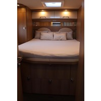 Carthago C-Tourer I 150 QB 170pk Automaat | Zo goed als nieuw | Queensbed | Gescheiden douche | Dubbele bodem | Hefbed | Luxe | LED koplampen | Foto #19