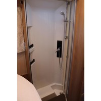 Carthago C-Tourer I 150 QB 170pk Automaat | Zo goed als nieuw | Queensbed | Gescheiden douche | Dubbele bodem | Hefbed | Luxe | LED koplampen | Foto #24
