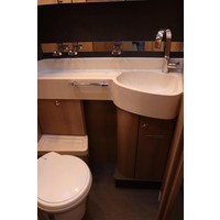 Carthago C-Tourer I 150 QB 170pk Automaat | Zo goed als nieuw | Queensbed | Gescheiden douche | Dubbele bodem | Hefbed | Luxe | LED koplampen | Foto #25