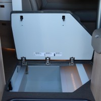 Carthago C-Tourer I 150 QB 170pk Automaat | Zo goed als nieuw | Queensbed | Gescheiden douche | Dubbele bodem | Hefbed | Luxe | LED koplampen | Foto #49