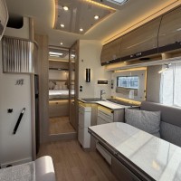 Rapido 696F Automaat Queensbed Levelsysteem Litium Zonnepanelen Omvormer Foto #10