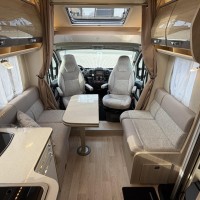 Rapido 696F Automaat Queensbed Levelsysteem Litium Zonnepanelen Omvormer Foto #13