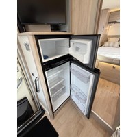 Rapido 696F Automaat Queensbed Levelsysteem Litium Zonnepanelen Omvormer Foto #19