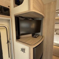 Rapido 696F Automaat Queensbed Levelsysteem Litium Zonnepanelen Omvormer Foto #20