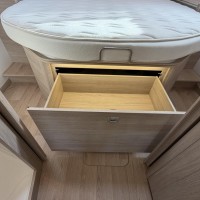 Rapido 696F Automaat Queensbed Levelsysteem Litium Zonnepanelen Omvormer Foto #23