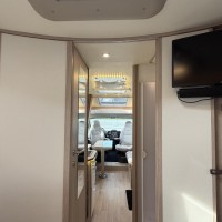 Rapido 696F Automaat Queensbed Levelsysteem Litium Zonnepanelen Omvormer Foto #26