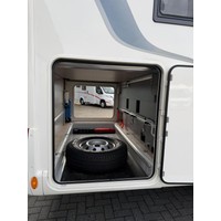 Rapido 696F Automaat Queensbed Levelsysteem Litium Zonnepanelen Omvormer Foto #31