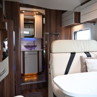 Roller Team Zefiro 266 TL Queensbed|Hefbed|Zonnepaneel etc. Foto #4