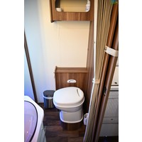 Roller Team Zefiro 266 TL Queensbed|Hefbed|Zonnepaneel etc. Foto #20