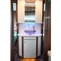 Roller Team Zefiro 266 TL Queensbed|Hefbed|Zonnepaneel etc. Foto #17