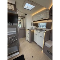 Bürstner 680 TD Harmony Line 9T-Automaat Hefbed Luifel Zonnepaneel Luchtvering Trekhaak Foto #42