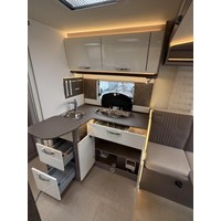 Bürstner 680 TD Harmony Line 9T-Automaat Hefbed Luifel Zonnepaneel Luchtvering Trekhaak Foto #44