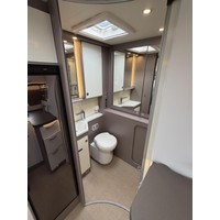 Bürstner 680 TD Harmony Line 9T-Automaat Hefbed Luifel Zonnepaneel Luchtvering Trekhaak Foto #4