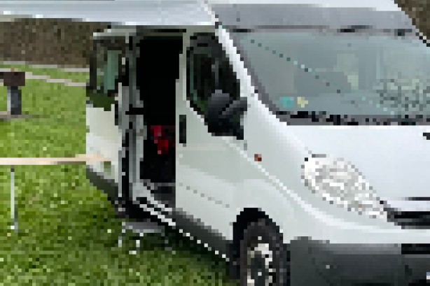 Opel campers VIVARO-2 2.5CDTI/107KW-DPF-E4 2.9T L1H2 TECSHIFT uit 2010