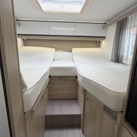 Adria Compact DL Plus 9T-Automaat Enkele Bedden Lithium Luchtvering Foto #1