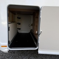 Knaus R12 700 MEG Live 3300Km. Nieuwstaat, zeer compleet Foto #28