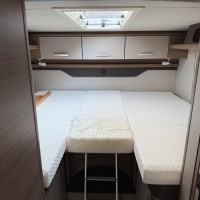 Knaus R12 700 MEG Live 3300Km. Nieuwstaat, zeer compleet Foto #1