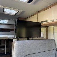 Knaus R12 700 MEG Live 3300Km. Nieuwstaat, zeer compleet Foto #5