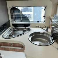 Chausson TITANIUM 728EB/5 PERSOONS/2x AIRCO/QUEENSBED/HEFBED Foto #16