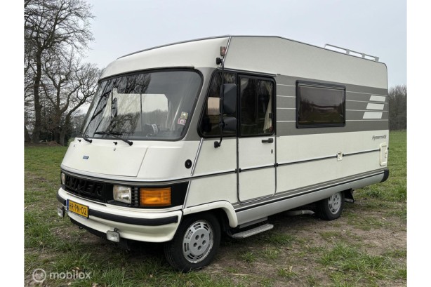 Hymermobil B564 2.5 TD Fiat | 4-Persoons | Trein-zit | Douche-wc | Hefbed | APK 03-2028 | Trekhaak | inruil koopje!