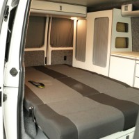 Volkswagen Transporter 6.1 Buscamper 2.0TDI 150Pk Aut/ DSG-7 Inbouw nieuw California-look | 4-Pers | Slaap-hefdak |NWST Foto #11