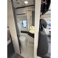 Adria Twin Supreme 640 SGX Zonnepaneel Skyroof Luifel Led Tv Foto #2