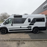 Adria Twin Supreme 640 SGX Zonnepaneel Skyroof Luifel Led Tv Foto #5