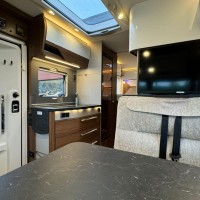 Hymer B580 MC Automaat Enkele Bedden Hefbed XXL Garage Silverline Foto #9