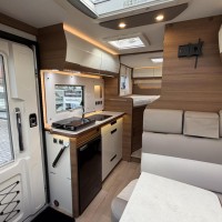 Rapido C55 9T-Automaat Enkele Bedden Lithium Omvormer Trekhaak Foto #9