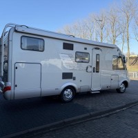 Hymer B 674 SL Automaat Enkele Bedden E&amp;P Level Boven kasten Foto #8