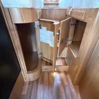 Hymer B 674 SL Automaat Enkele Bedden E&amp;P Level Boven kasten Foto #25