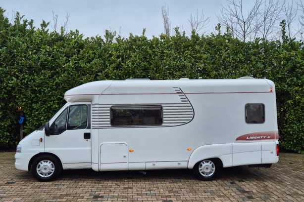 LMC campers 6700 uit 2002
