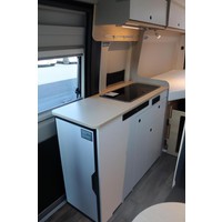 Lmc Innovan 640 Pure 140pk Automaat | Thule luifel | Lengtebedden | Parkeersensoren | Lichtmetalen velgen |  Veel opbergruimte | LED binnenverlichting | Mistlampen | Foto #11