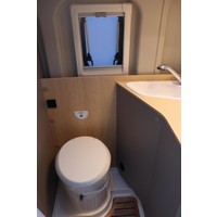 Lmc Innovan 640 Pure 140pk Automaat | Thule luifel | Lengtebedden | Parkeersensoren | Lichtmetalen velgen |  Veel opbergruimte | LED binnenverlichting | Mistlampen | Foto #18