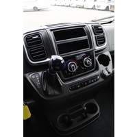 Lmc Innovan 640 Pure 140pk Automaat | Thule luifel | Lengtebedden | Parkeersensoren | Lichtmetalen velgen |  Veel opbergruimte | LED binnenverlichting | Mistlampen | Foto #25