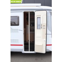 Lmc Cruiser V646 140pk Automaat | HEO safe sloten | Thule luifel | Trekhaak | Lengtebedden | Bearlock | Panoramadak | Compact model | Grote garage | Foto #27