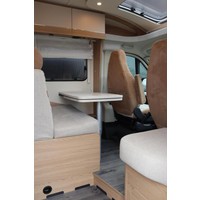 Lmc Cruiser V646 140pk Automaat | HEO safe sloten | Thule luifel | Trekhaak | Lengtebedden | Bearlock | Panoramadak | Compact model | Grote garage | Foto #28