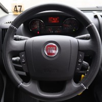 Lmc Cruiser V646 140pk Automaat | HEO safe sloten | Thule luifel | Trekhaak | Lengtebedden | Bearlock | Panoramadak | Compact model | Grote garage | Foto #2