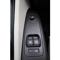 Lmc Cruiser V646 140pk Automaat | HEO safe sloten | Thule luifel | Trekhaak | Lengtebedden | Bearlock | Panoramadak | Compact model | Grote garage | Foto #7