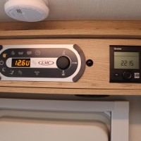 Lmc Cruiser V646 140pk Automaat | HEO safe sloten | Thule luifel | Trekhaak | Lengtebedden | Bearlock | Panoramadak | Compact model | Grote garage | Foto #21