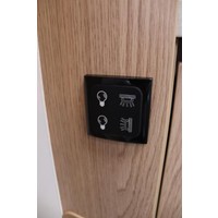 Lmc Cruiser V646 140pk Automaat | HEO safe sloten | Thule luifel | Trekhaak | Lengtebedden | Bearlock | Panoramadak | Compact model | Grote garage | Foto #22